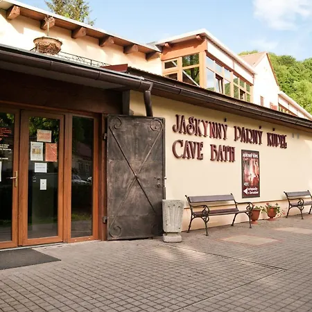Kupelny Dom Mateja Bela Sklene Teplice